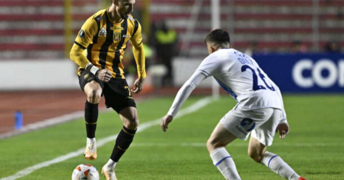 Goleiro do Grêmio brilha em vitória sobre Huachipato e lidera grupo.