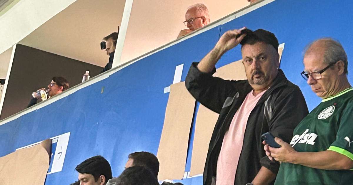 Dorival observa jogo Palmeiras x Independiente del Valle no Allianz Parque; confira vídeo.