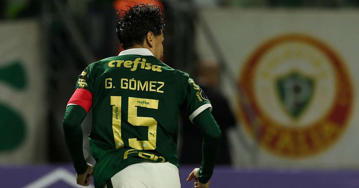 Gustavo Gómez iguala Luís Pereira como maior zagueiro artilheiro do Palmeiras