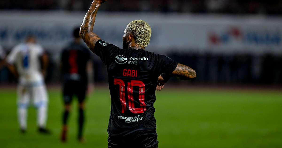 Flamengo retira camisa 10 de Gabigol em nova punição disciplinar.