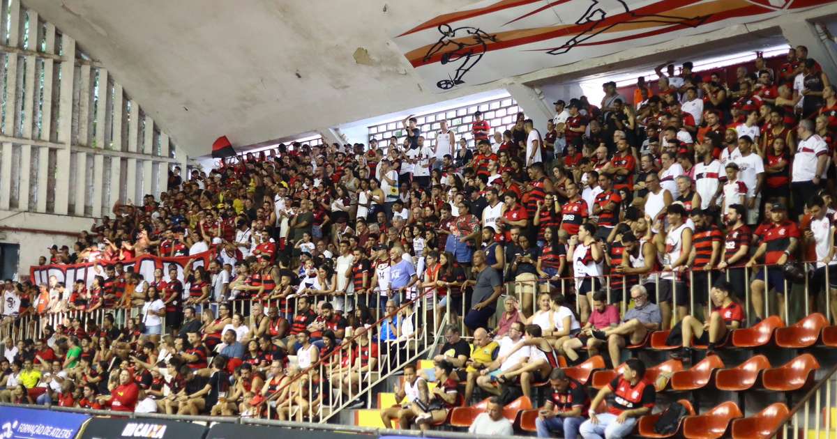 Torcedores criticam Gabigol durante partida de basquete: Flamengo não depende de você