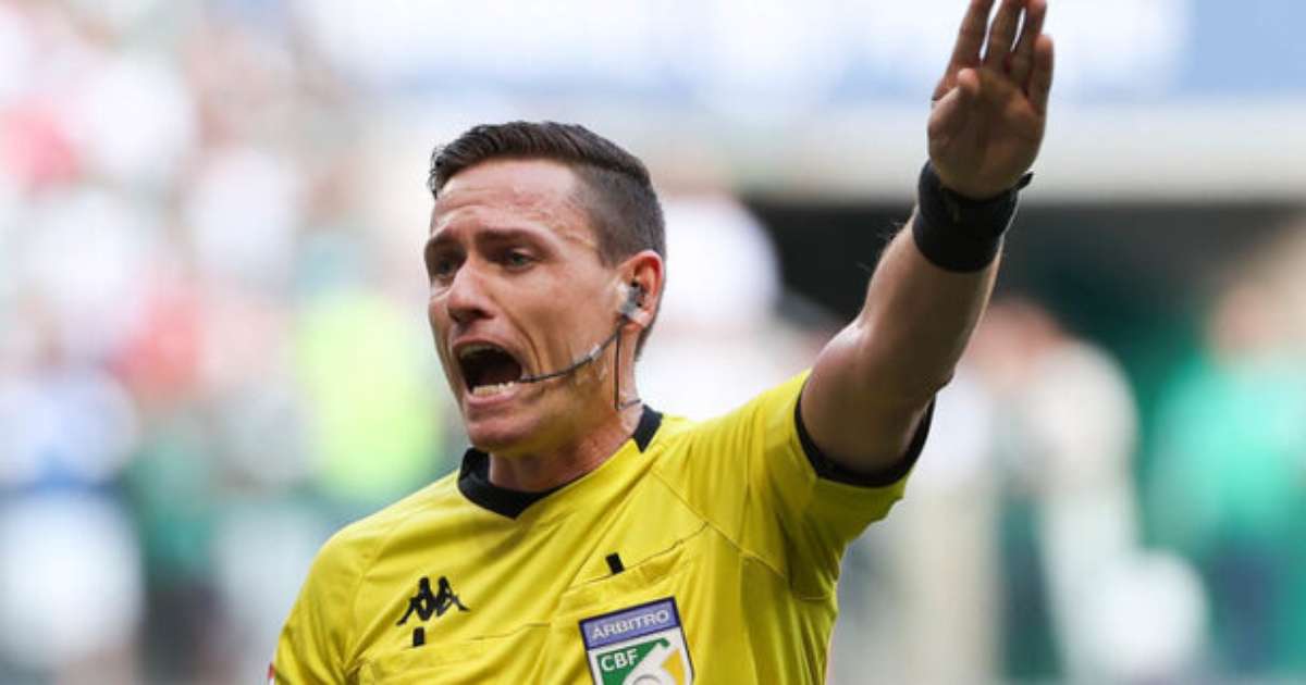 Arbitragem definida para confronto entre Amazonas e Flamengo no futebol brasileiro.