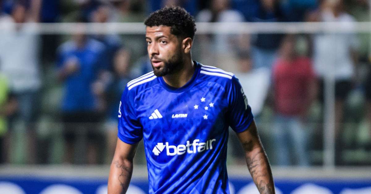 Cruzeiro firma acordo para manter João Marcelo como treinador principal.