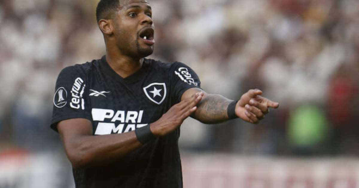 Cruzeiro propõe contratação de Júnior Santos, porém Botafogo recusa oferta.
