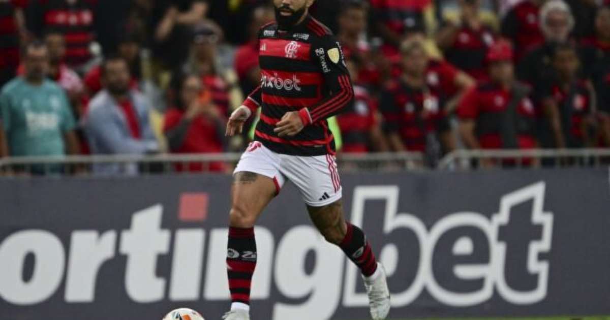 Gabigol volta ao Maracanã com a camisa 10 do Flamengo após polêmica.