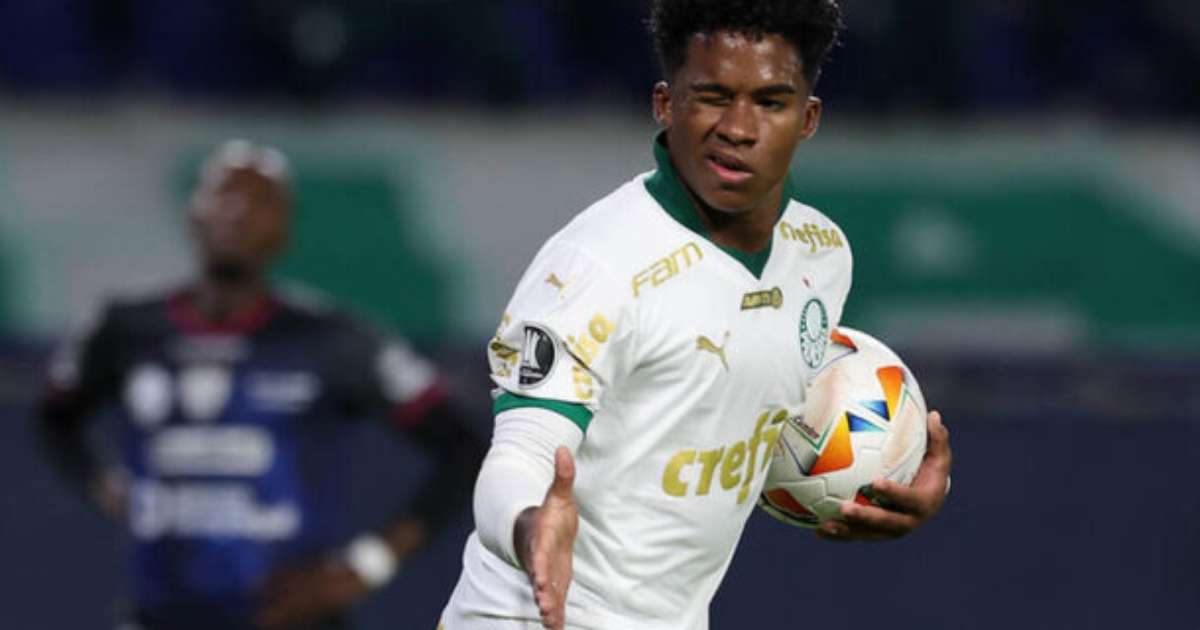 Vídeo: Endrick realiza festa de despedida do Palmeiras e se emociona, vou sentir saudades