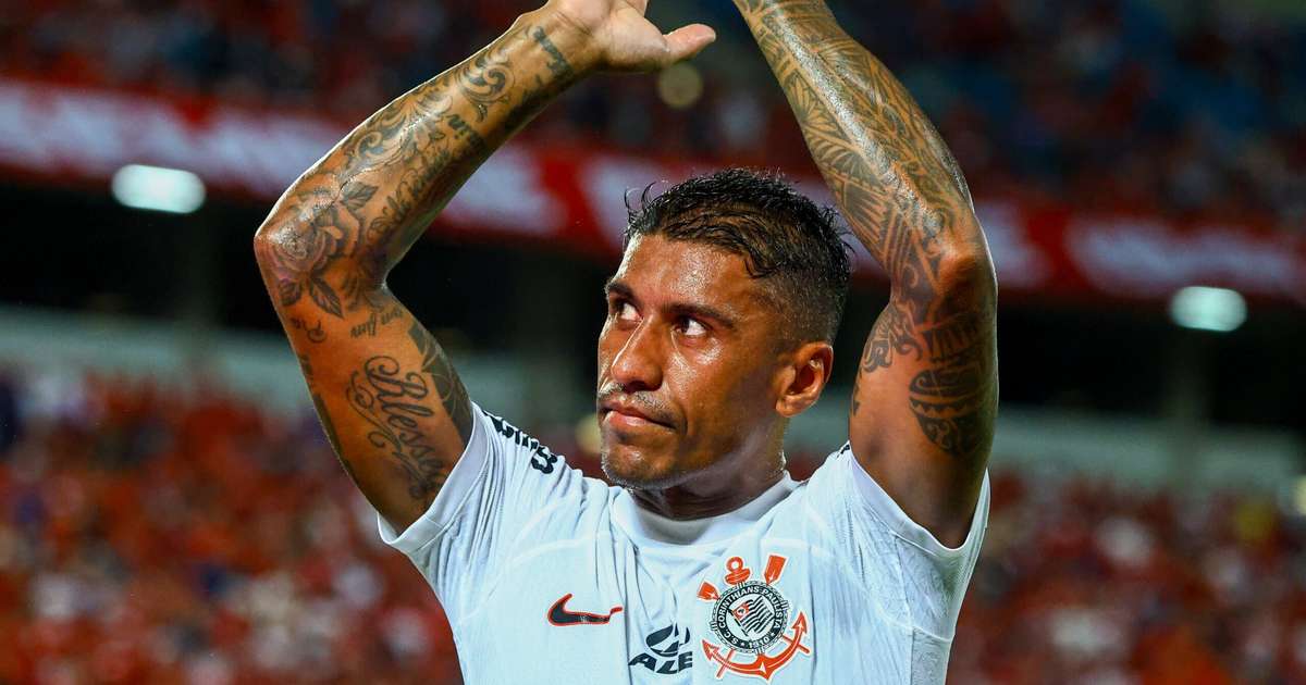 Ao vivo: despedida de Paulinho no Corinthians emociona torcedores e jogadores.