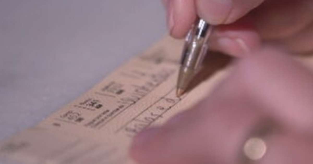 Cheque Digitado Na era digital, uso de cheques despenca ano a ano