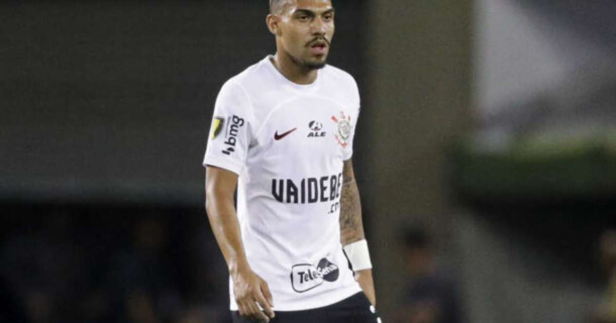 Matheuzinho Pode Substituir Fagner em Jogos Importantes do Time.