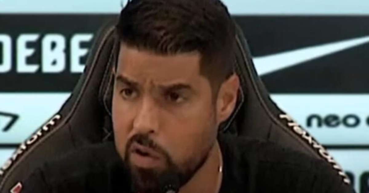 Corinthians enfrenta desafios emocionais apontados por Antônio Oliveira