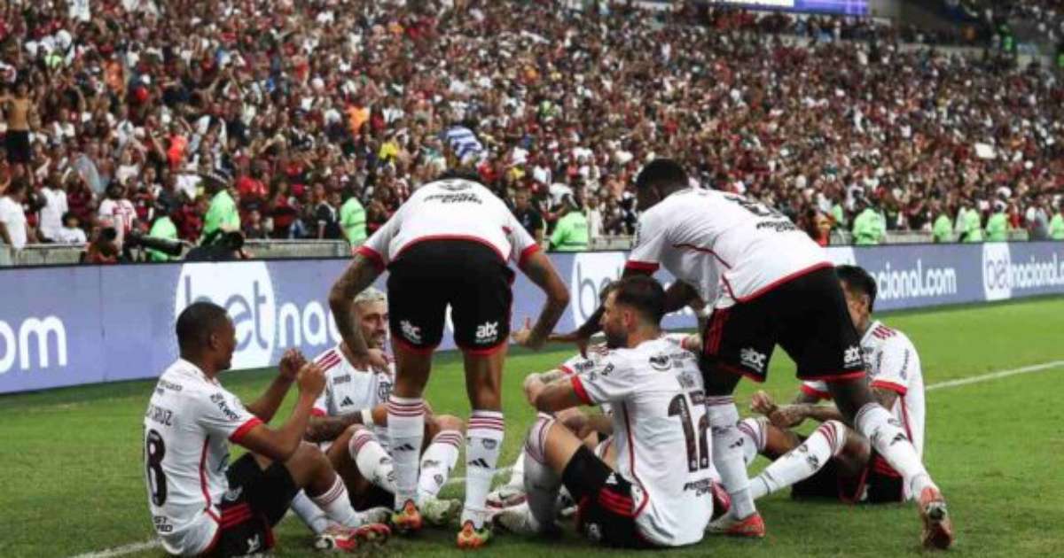 Flamengo goleia Vasco e conquista sua maior vitória na história do clássico