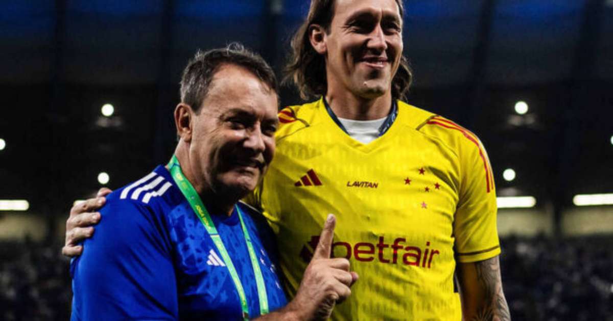 Ronaldo auxilia em negociação de Cássio com Cruzeiro no futebol.