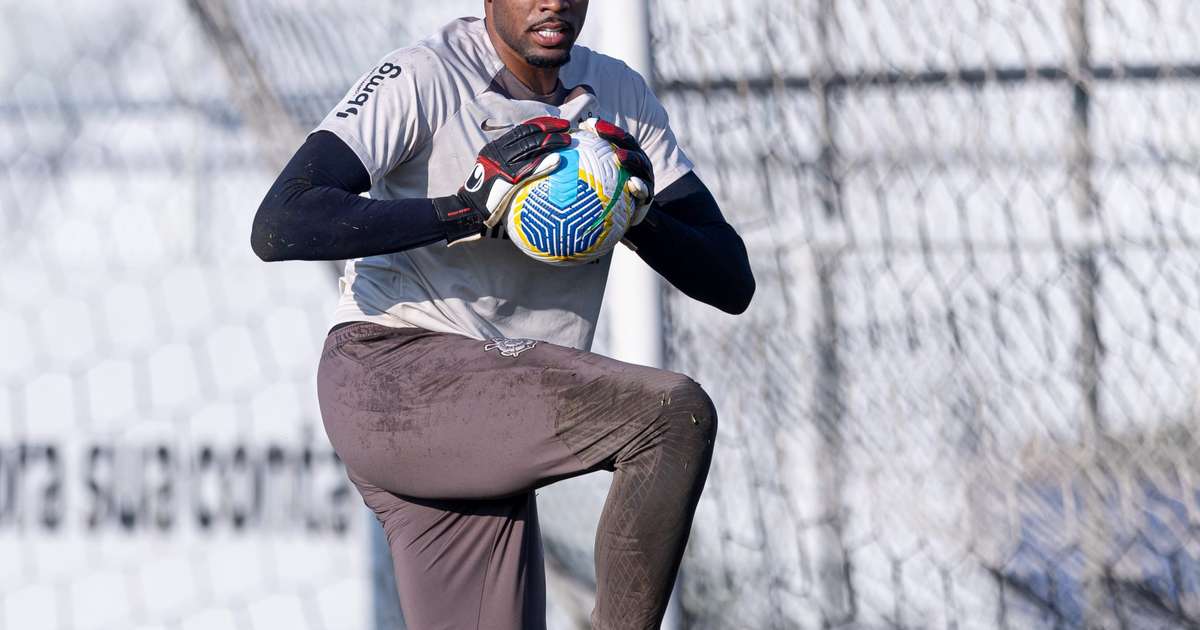 Carlos Miguel deve deixar o Corinthians mesmo com oferta de renovação.