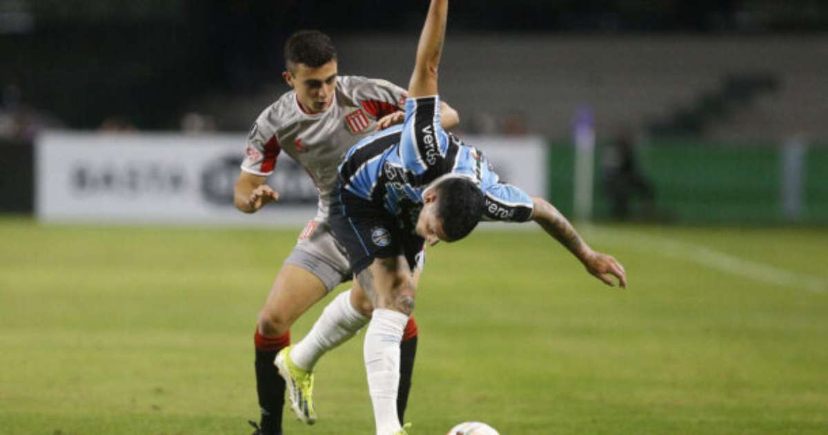 Grêmio empata com Estudiantes e enfrenta Fluminense nas oitavas da Libertadores.