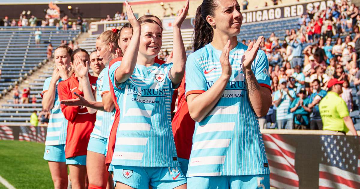 Julia Bianchi começa jogo com novo recorde de público da NWSL