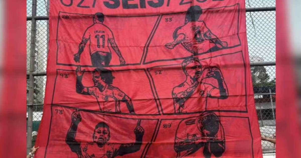 Torcida flamenguista homenageia time com bandeirão do 6 a 1 sobre Vasco.