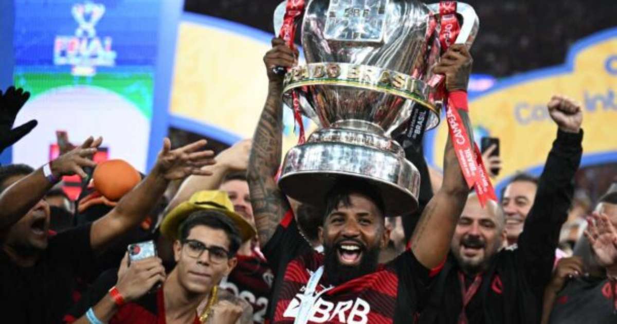 Rodinei recorda nervosismo antes de marcar gol decisivo para Flamengo conquistar título.