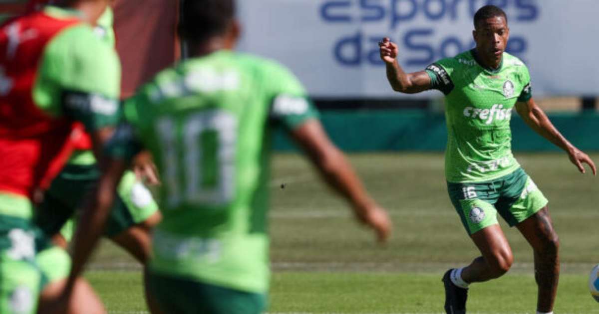 Palmeiras trains at the soccer academy, and Caio Paulista plans a duel with Vasco.