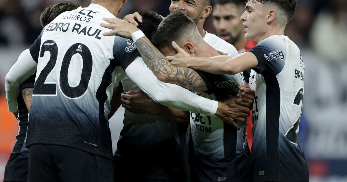 Corinthians encara Atlético-GO em jogo-chave para evitar rebaixamento.