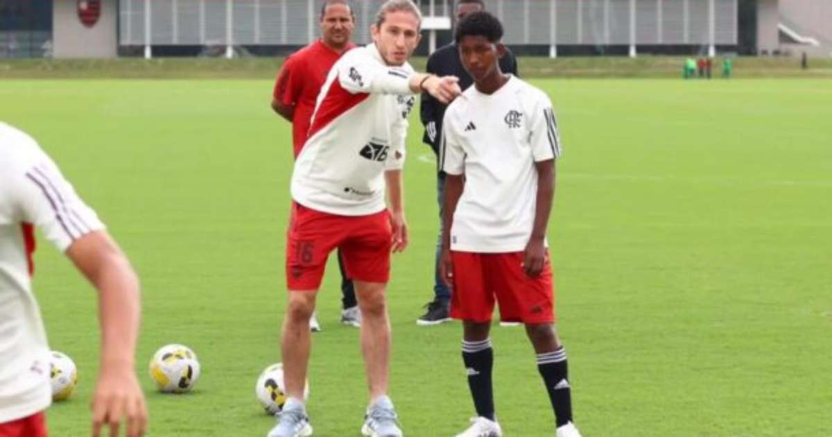 Filipe Luís assume comando do sub-20 do Flamengo após saída de Mário Jorge