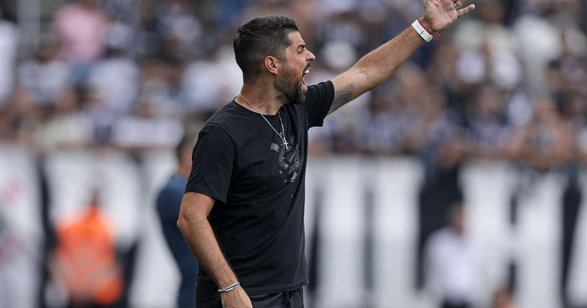 Técnico do Corinthians analisa empate contra Atlético-GO e situação de Carlos Miguel.