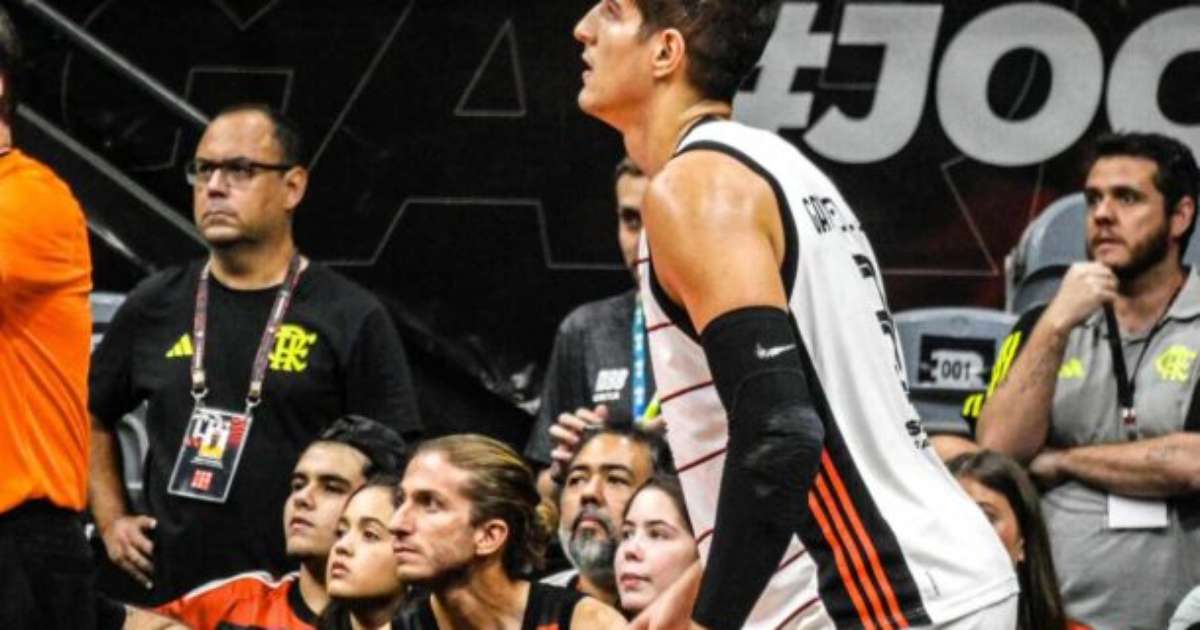 Filipe Luís motivado para final do Flamengo no basquete e cargo no sub-20.