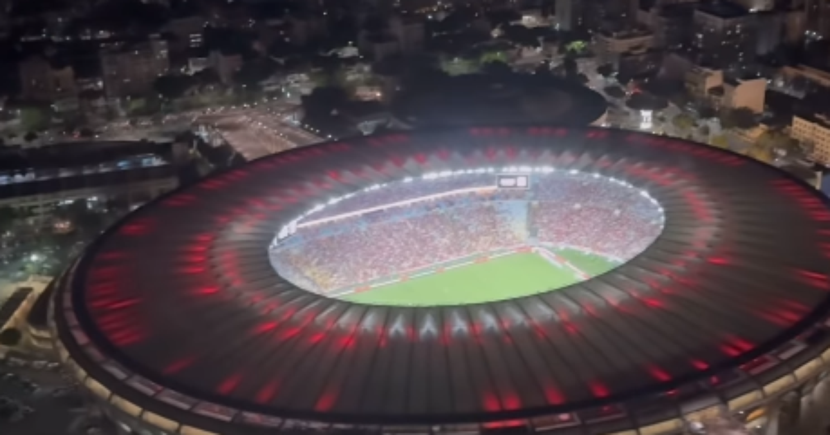 Futebol: Neymar Veste Camisa e Assiste Jogo do Flamengo no Maracanã