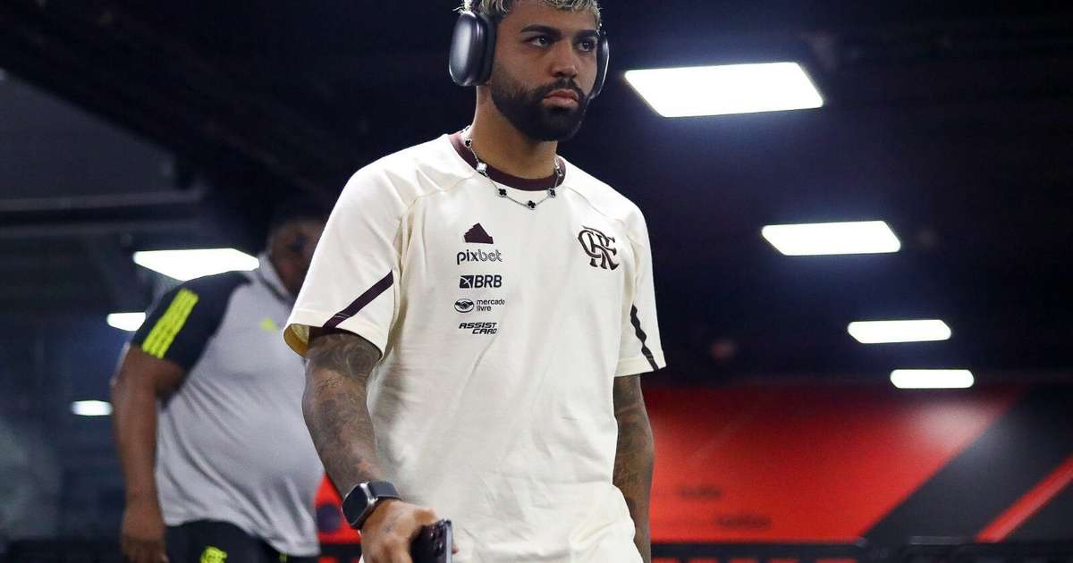 Gabigol provoca torcida do Athletico-PR após conquista da Libertadores pelo Flamengo.
