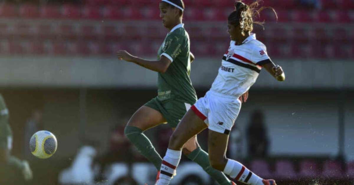 Palmeiras goleia São Paulo e sobe para 3º lugar no Brasileirão feminino