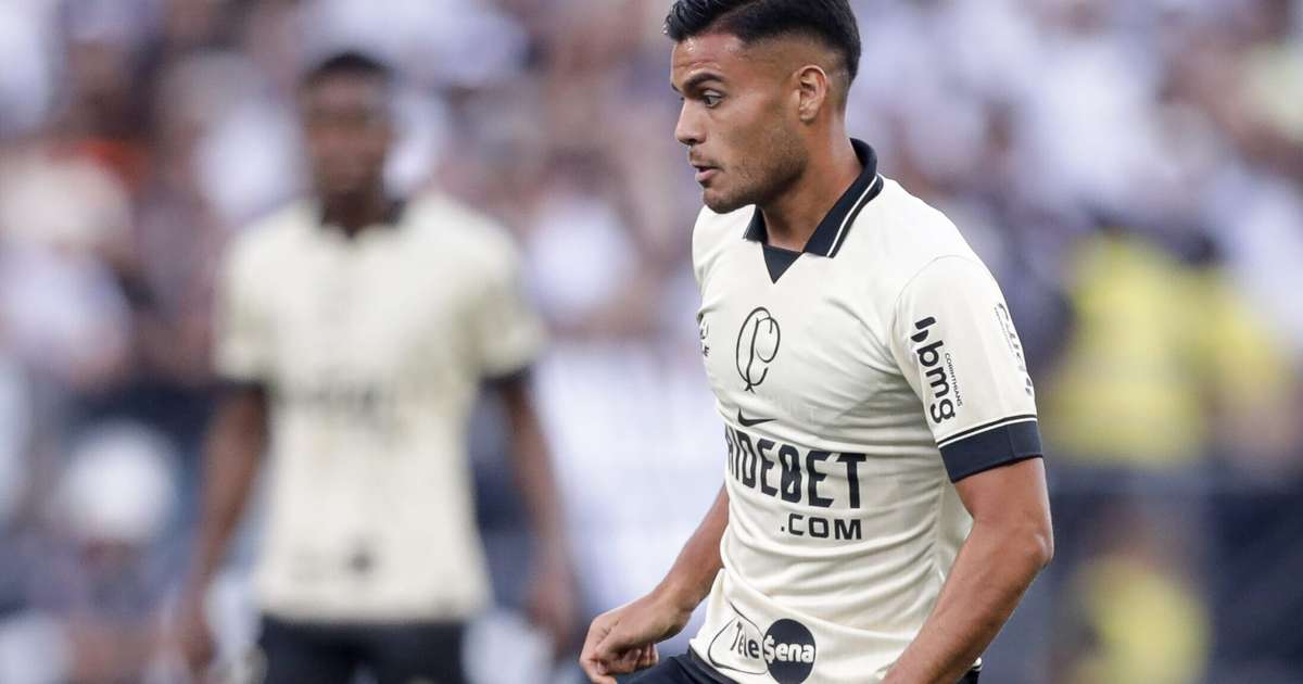 INTERESSE EUROPEU! Corinthians analisa propostas e define futuro de volante no clube