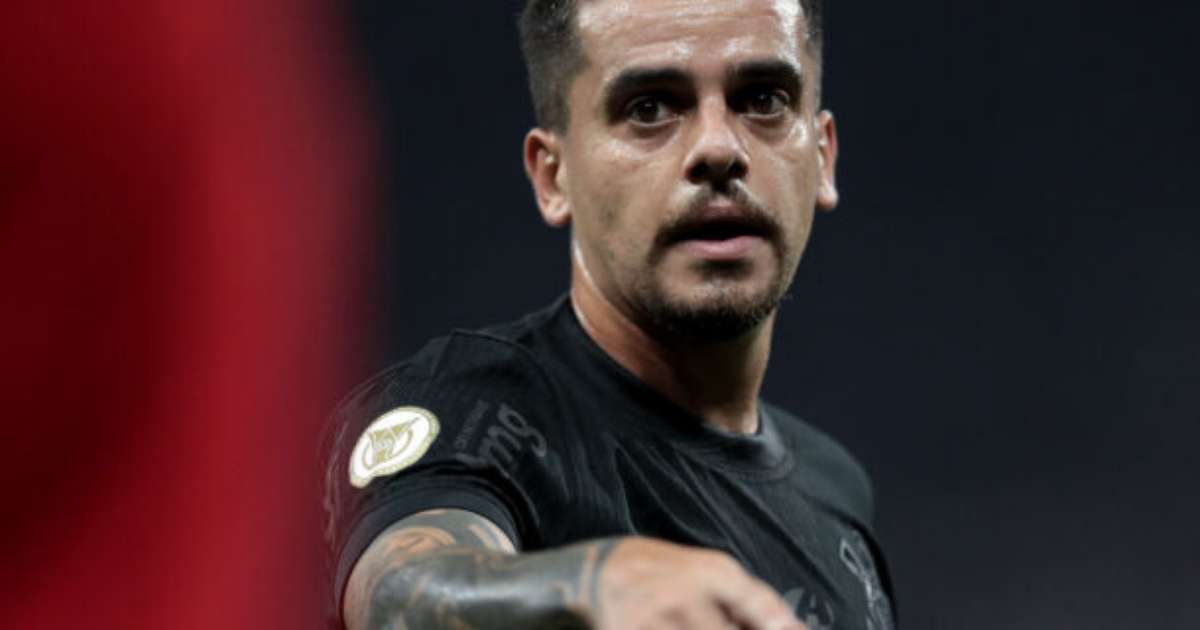 Corinthians negocia renovação contratual com Fagner para próxima temporada.