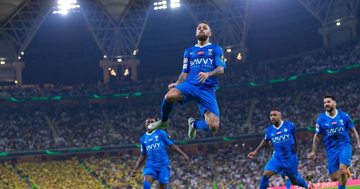 Jorge Jesus pede permanência de destaque do Al Hilal e frustra interessados brasileiros.