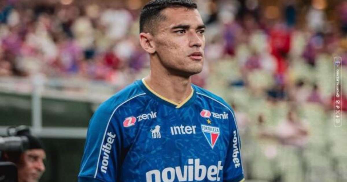 Fortaleza mantém goleiro Santos e Corinthians fica sem negociação frustrada.