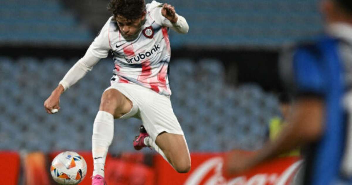 Palmeiras contrata Giay para reforçar elenco.