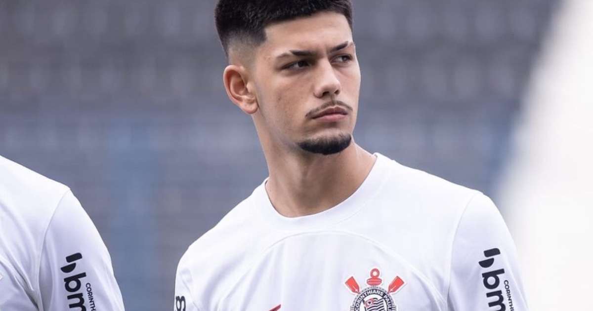Miguel Nassif comemora gol decisivo na vitória do Paulista sub-17.