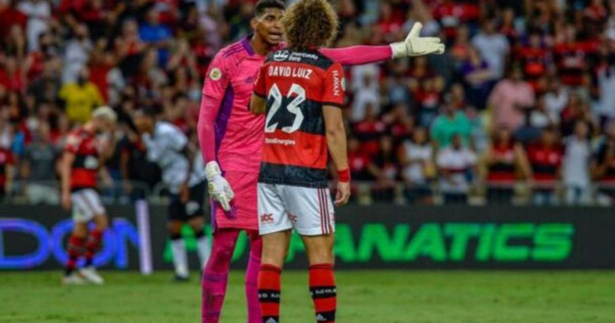 David Luiz recorda parceria com Hugo e recebe elogios do goleiro.