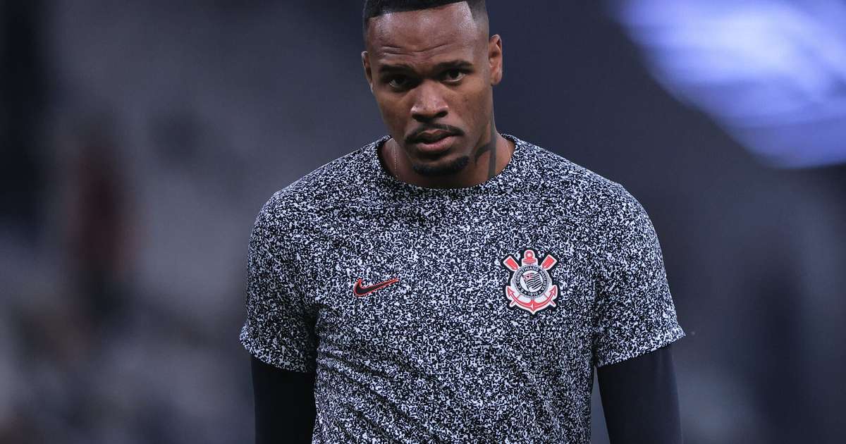 Antônio Oliveira desafia Carlos Miguel e exalta interesse no Corinthians.