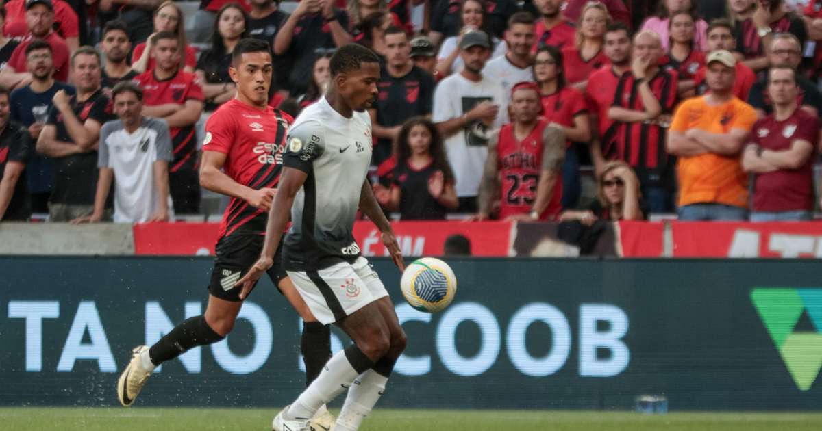 Corinthians empata nos acréscimos com Athletico-PR pelo Brasileirão