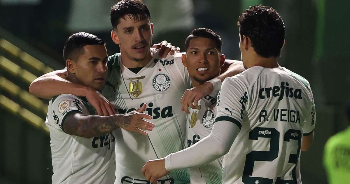 Palmeiras mantém desempenho excepcional no Brasileirão, superando inícios de anos de título.
