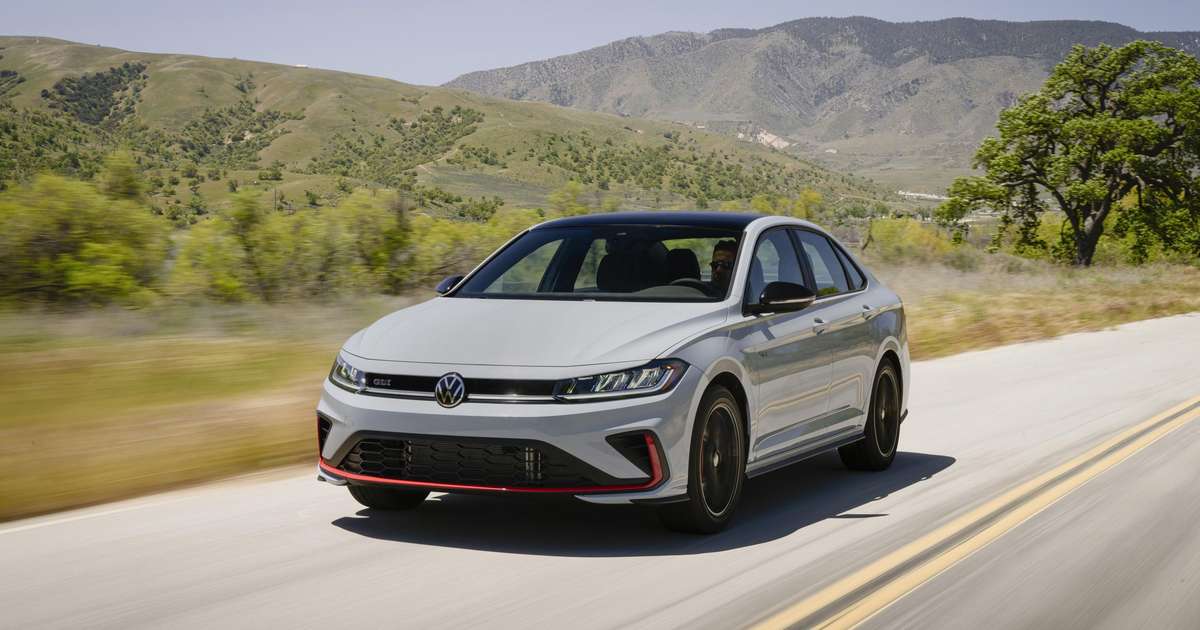 Novo Volkswagen Jetta GLI 2025 é confirmado para o Brasil