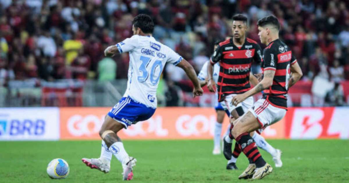 Flamengo lidera com vitória sobre o Cruzeiro no Campeonato Brasileiro.