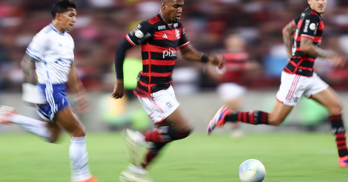 Tite elogia Lorran e ressalta seu talento em entrevista à torcida.