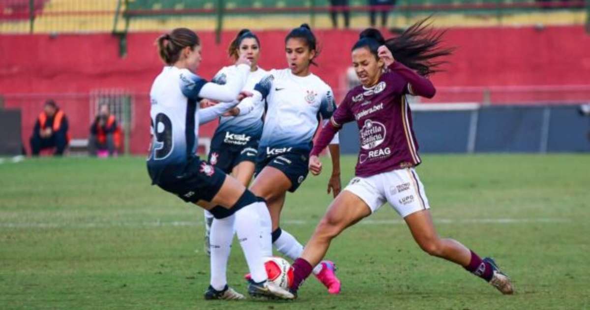 Corinthians e Palmeiras lideram Paulistão feminino após vitórias decisivas