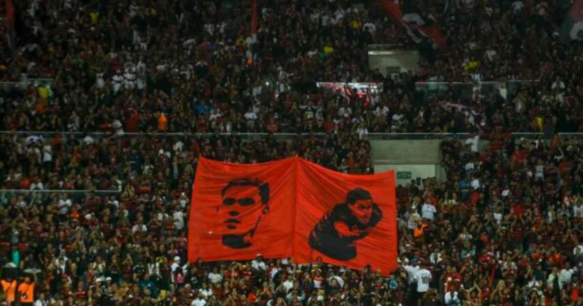 Pedro, do Flamengo, emocionado com homenagem especial após partida importante
