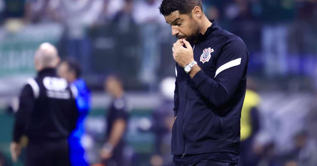 Antônio Oliveira analisa momento delicado do Corinthians no Brasileirão