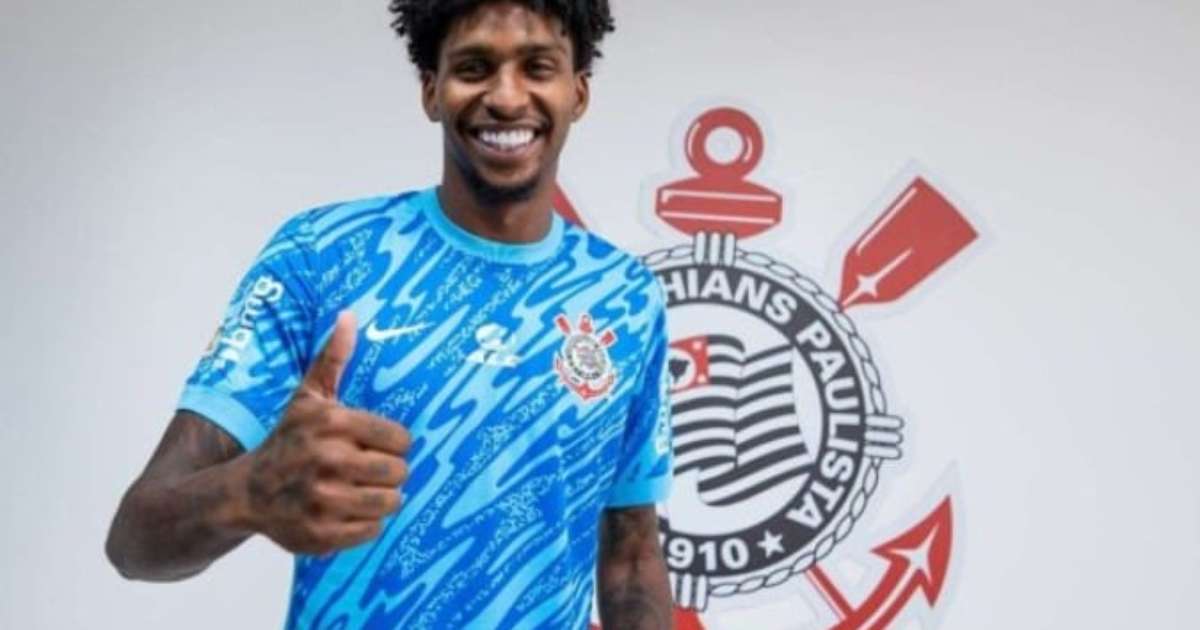 Hugo Souza chega como reforço do Corinthians para a nova temporada.