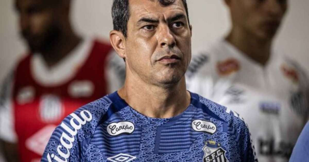 Corinthians Interessa em Carille e Buscará Aval do Santos para Negociação
