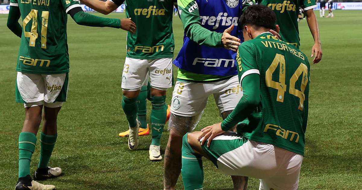 Palmeiras se destaca na base durante desfalques e eventual falha de planejamento.