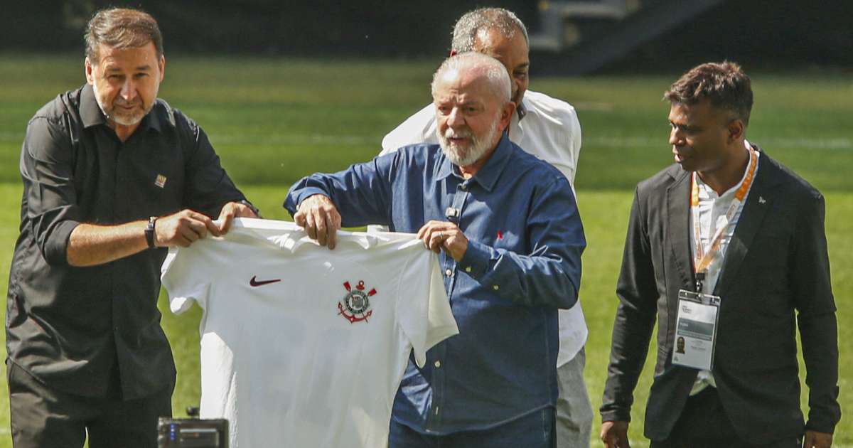 Lula brinca com situação do Corinthians no Brasileirão e promete virada épica.