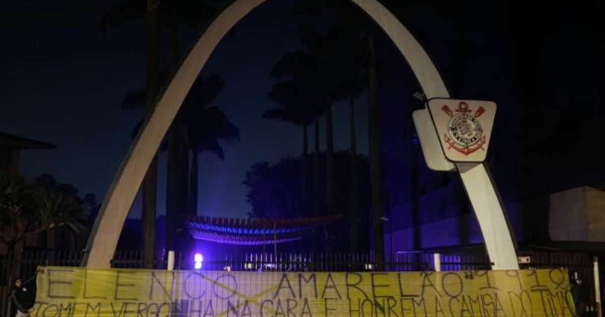 Parque São Jorge pichado evidencia crise Corinthians: situação preocupante no clube.